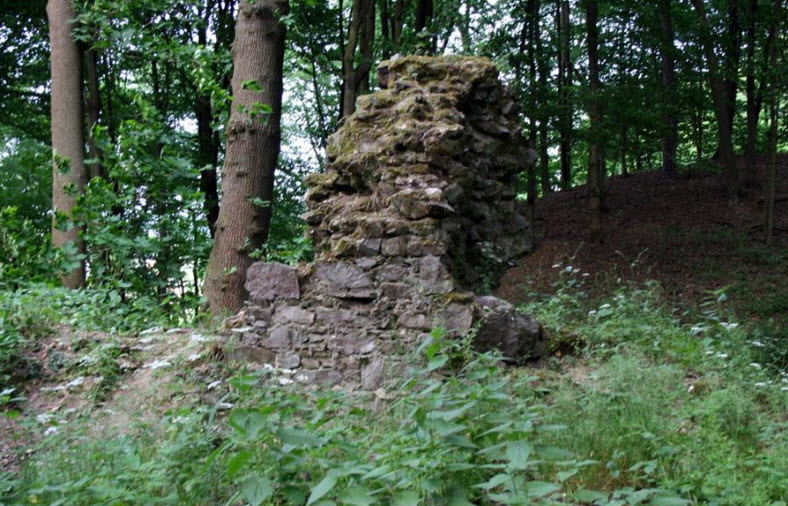 Zřícenina Čejchanův hrádek, Czech Republic (Czechia)